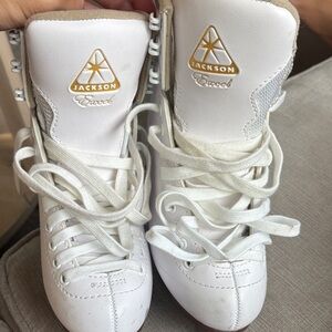 Jackson Excel White Ice Skates size 1 - very gently used